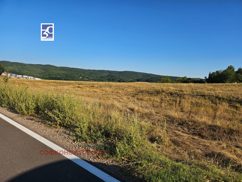Продава ПАРЦЕЛ, област София, с. Чибаовци • 18000 € • 68070408 1 — Holmes.bg Продава ПАРЦЕЛ, област София, с. Чибаовци • 18000 € • 68070408 1