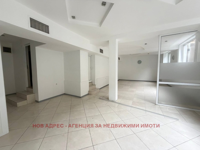 Продава МАГАЗИН, град Търговище, Център • 90000 € / 176024.70 лв. • 42645417 1 — Holmes.bg Продава МАГАЗИН, град Търговище, Център • 90000 € / 176024.70 лв. • 42645417 1