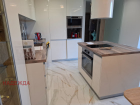 Обява Продава 2-СТАЕН,град Плевен, Идеален център>