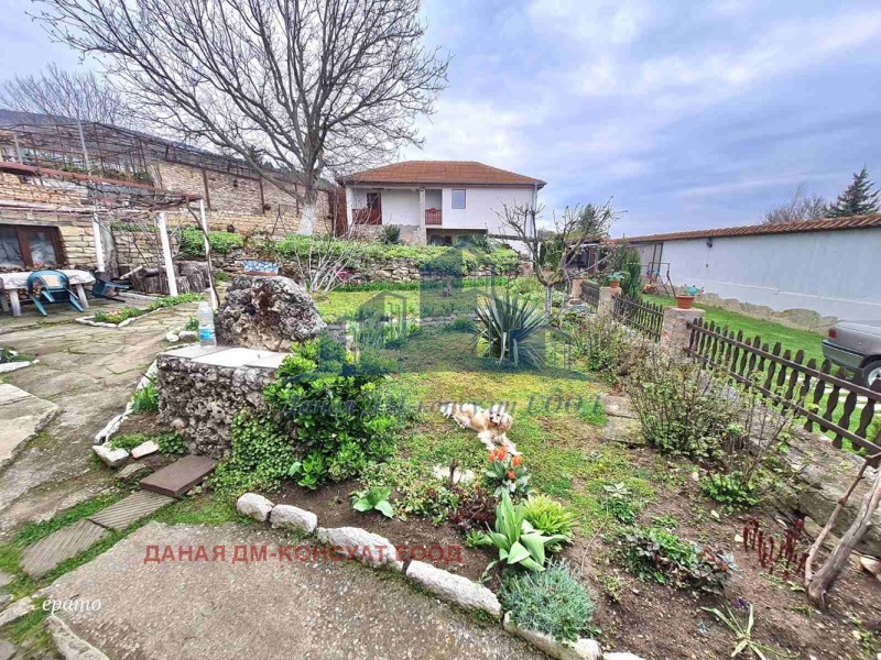 Продава КЪЩА, област Шумен, с. Мадара • 210000 € • 93021059 1 — Holmes.bg Продава КЪЩА, област Шумен, с. Мадара • 210000 € • 93021059 1