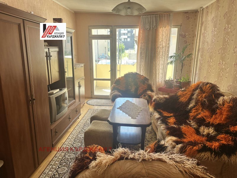 Продава 2-СТАЕН, град Кърджали, Възрожденци • 68000 € • 24565530 1 — Holmes.bg Продава 2-СТАЕН, град Кърджали, Възрожденци • 68000 € • 24565530 1