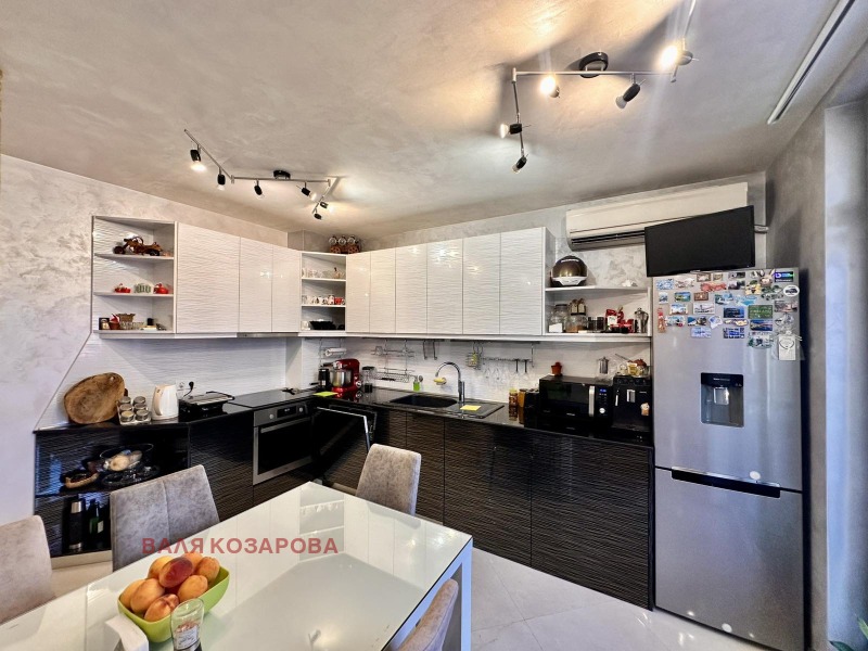 Продава 3-СТАЕН, град Плевен, Широк център • 195000 € • 82007110 1 — Holmes.bg Продава 3-СТАЕН, град Плевен, Широк център • 195000 € • 82007110 1