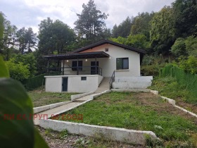 Продава Къща, с. Владо Тричков