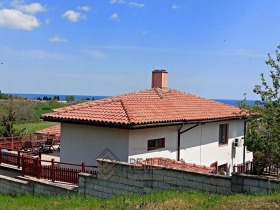 Продава къща област Варна с. Шкорпиловци - [1] 