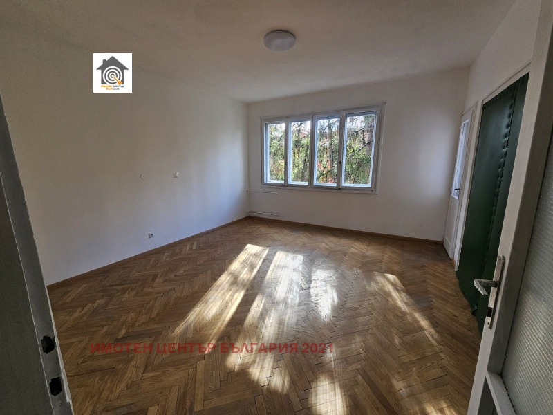 Продава 3-СТАЕН, град Плевен, Идеален център • 180000 € • 68235551 1 — Holmes.bg Продава 3-СТАЕН, град Плевен, Идеален център • 180000 € • 68235551 1