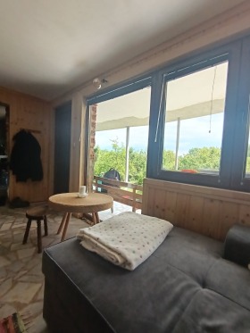 Обява Продава КЪЩА,с. Сирищник, област Перник>