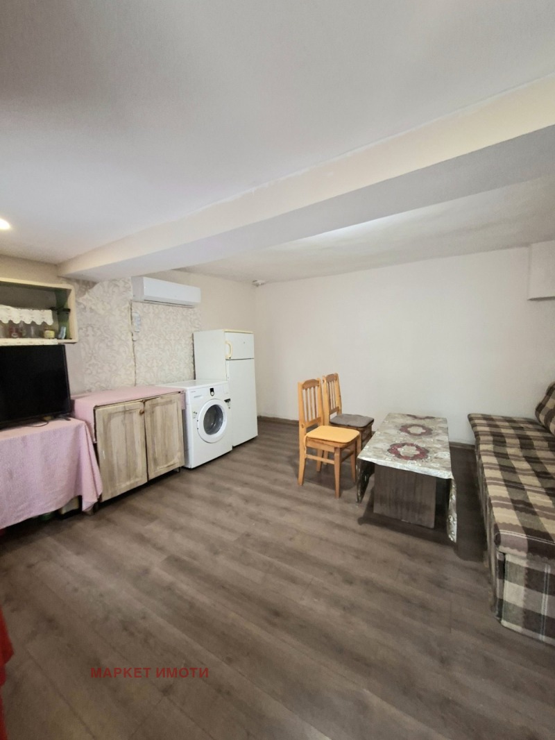 Продава КЪЩА, град Стара Загора, Самара 1 • 129800 € / 253866.73 лв. • 10598687 1 — Holmes.bg Продава КЪЩА, град Стара Загора, Самара 1 • 129800 € / 253866.73 лв. • 10598687 1