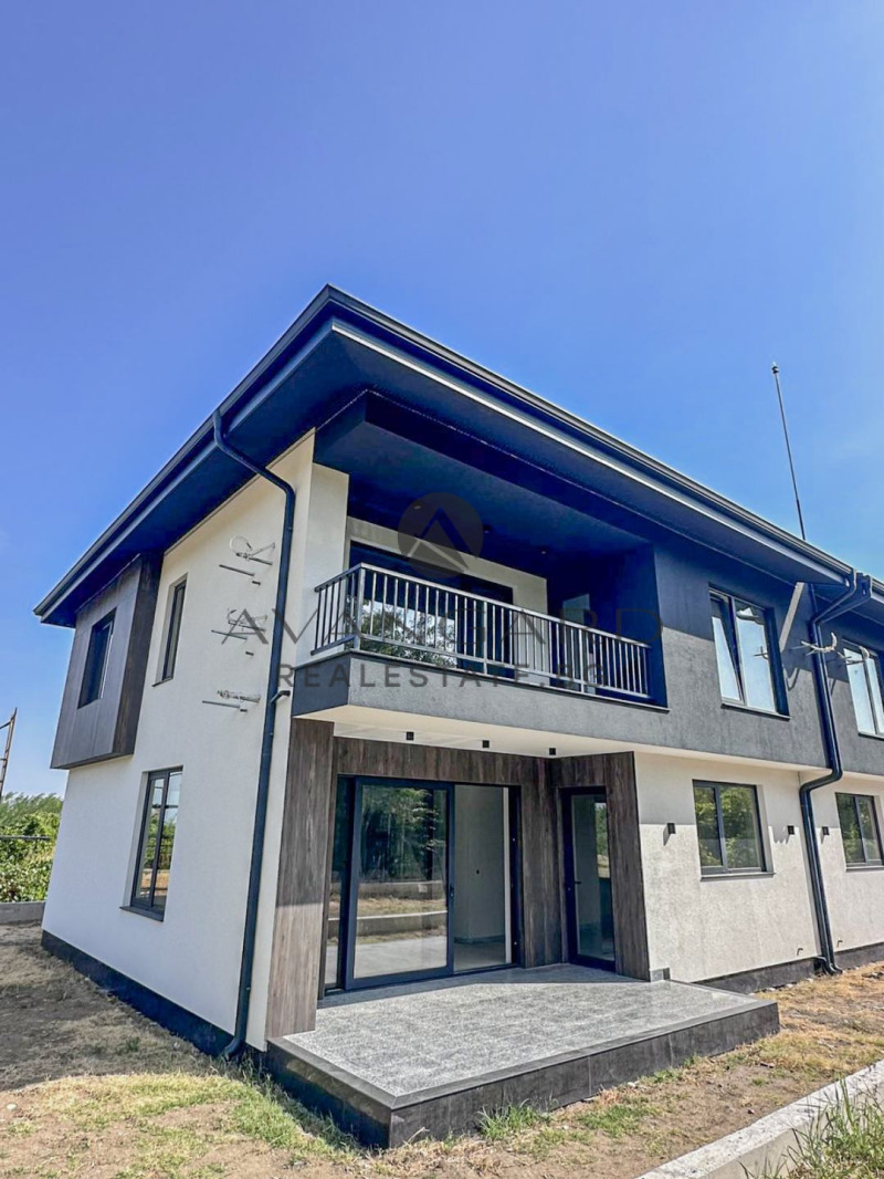 Продава КЪЩА, област Пловдив, с. Марково • 294999 € • 65175070 1 — Holmes.bg Продава КЪЩА, област Пловдив, с. Марково • 294999 € • 65175070 1