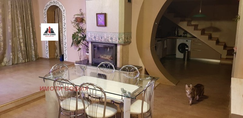 Продава КЪЩА, град София, Люлин 9 • 300000 € • 21170086 1 — Holmes.bg Продава КЪЩА, град София, Люлин 9 • 300000 € • 21170086 1