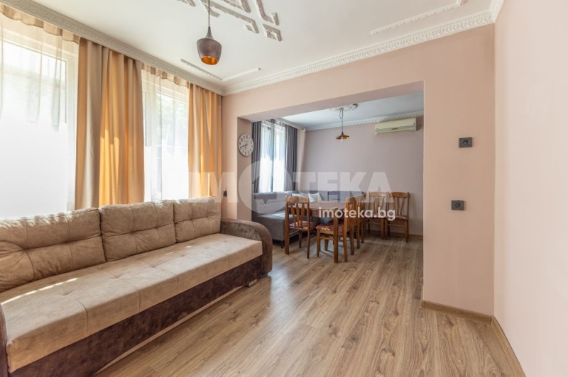 Продава ЕТАЖ ОТ КЪЩА, град Варна, Аспарухово • 184900 € / 361632.97 лв. • 33695664 1 — Holmes.bg Продава ЕТАЖ ОТ КЪЩА, град Варна, Аспарухово • 184900 € / 361632.97 лв. • 33695664 1