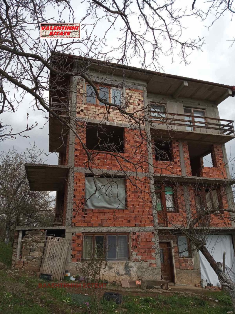 Продава КЪЩА, област Перник, с. Извор • 190000 € • 99409872 1 — Holmes.bg Продава КЪЩА, област Перник, с. Извор • 190000 € • 99409872 1