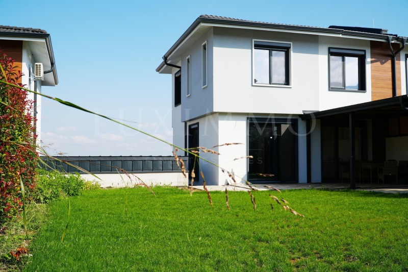 Продава КЪЩА, област Пловдив, с. Марково • 385000 € / 752994.55 лв. • 54204548 1 — Holmes.bg Продава КЪЩА, област Пловдив, с. Марково • 385000 € / 752994.55 лв. • 54204548 1