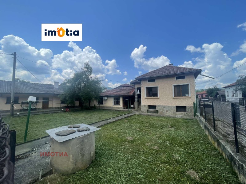 Продава КЪЩА, област Ловеч, гр. Априлци • 165000 € / 322711.95 лв. • 59769908 1 — Holmes.bg Продава КЪЩА, област Ловеч, гр. Априлци • 165000 € / 322711.95 лв. • 59769908 1
