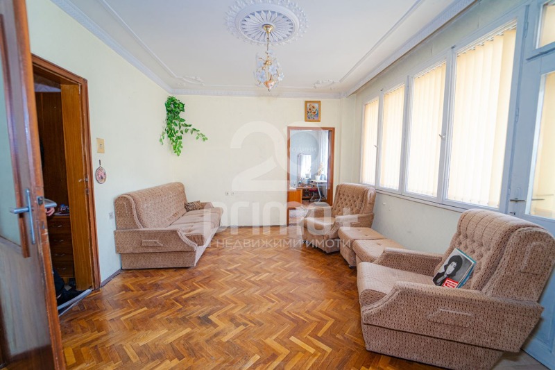 Продава МНОГОСТАЕН, град Велико Търново, Център • 150000 € / 293374.50 лв. • 92122408 1 — Holmes.bg Продава МНОГОСТАЕН, град Велико Търново, Център • 150000 € / 293374.50 лв. • 92122408 1