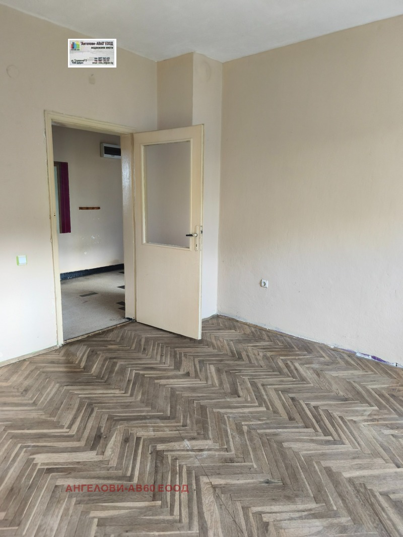 Продава 4-СТАЕН, град Добрич, Център • 130000 € • 94912032 1 — Holmes.bg Продава 4-СТАЕН, град Добрич, Център • 130000 € • 94912032 1
