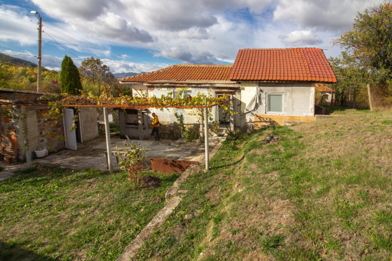 Продава КЪЩА, област Сливен, с. Бяла • 45000 € • 39396066 1 — Holmes.bg Продава КЪЩА, област Сливен, с. Бяла • 45000 € • 39396066 1