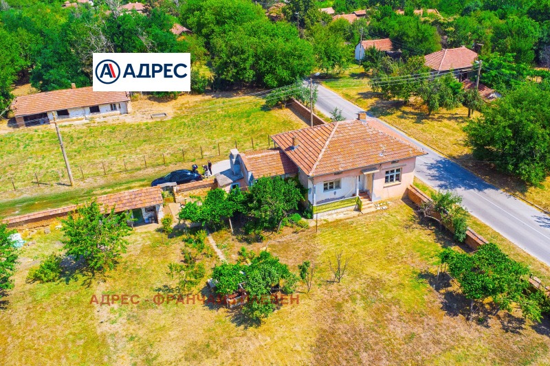 Продава КЪЩА, област Плевен, с. Обнова • 49000 € • 53760336 1 — Holmes.bg Продава КЪЩА, област Плевен, с. Обнова • 49000 € • 53760336 1