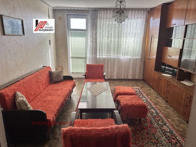 Продава МНОГОСТАЕН, град Кърджали, Байкал • 79000 € • 38975771 1 — Holmes.bg Продава МНОГОСТАЕН, град Кърджали, Байкал • 79000 € • 38975771 1