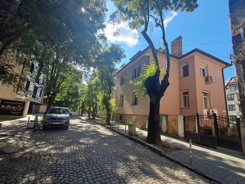 Продава КЪЩА, град София, Център • 3000000 € / 5867490.00 лв. • 21821026 1 — Holmes.bg Продава КЪЩА, град София, Център • 3000000 € / 5867490.00 лв. • 21821026 1