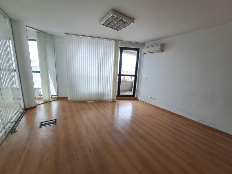 Продава 4-СТАЕН, град София, Иван Вазов • 664800 € / 1300235.78 лв. • 65140222 1 — Holmes.bg Продава 4-СТАЕН, град София, Иван Вазов • 664800 € / 1300235.78 лв. • 65140222 1