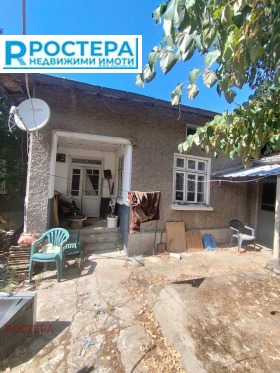 Продава Къща, с. Стража