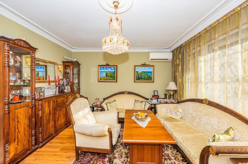 Продава 3-СТАЕНград Пловдив, Кършияка