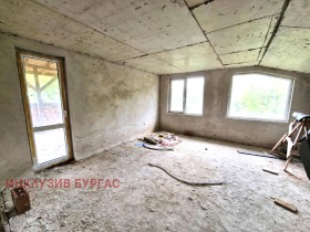 Обява Продава КЪЩА,гр. Приморско, област Бургас