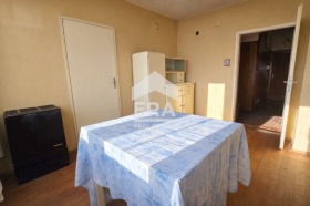 Продава 4-стаен, гр. Полски Тръмбеш
