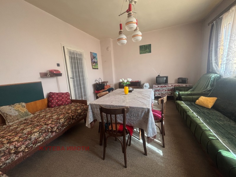 Продава 4-СТАЕН, област Пловдив, гр. Карлово • 120000 € • 21880804 1 — Holmes.bg Продава 4-СТАЕН, област Пловдив, гр. Карлово • 120000 € • 21880804 1