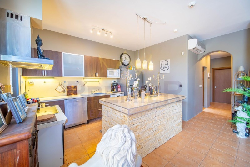 Продава КЪЩА, град Варна, Изгрев • по договаряне • 49197301 1 — Holmes.bg Продава КЪЩА, град Варна, Изгрев • по договаряне • 49197301 1