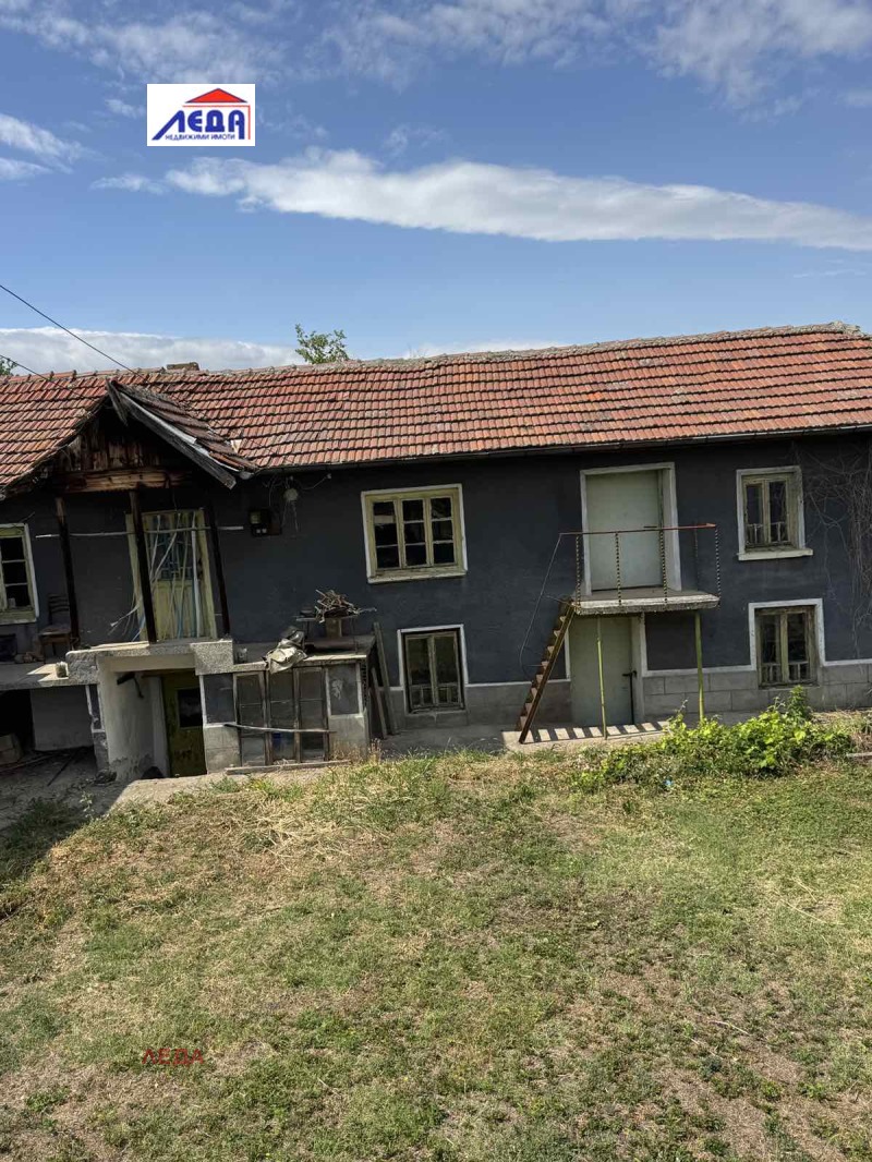 Продава КЪЩА, област Плевен, с. Згалево • 30000 € • 61005752 1 — Holmes.bg Продава КЪЩА, област Плевен, с. Згалево • 30000 € • 61005752 1