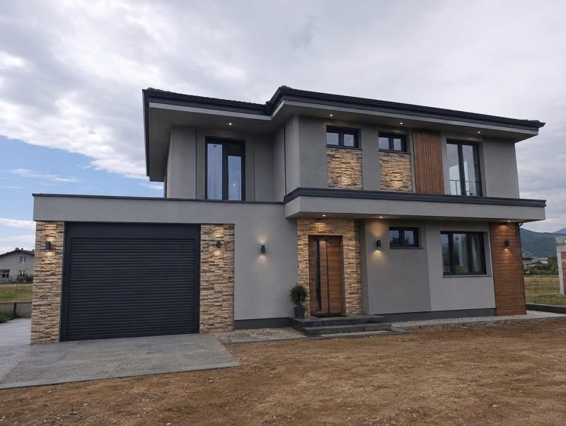 Продава КЪЩА, град Благоевград, Струмско • 300000 € • 27759866 1 — Holmes.bg Продава КЪЩА, град Благоевград, Струмско • 300000 € • 27759866 1
