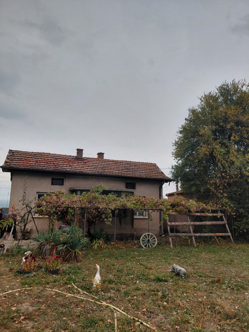 Продава КЪЩА, област София, с. Лесново • 155000 € • 96658768 1 — Holmes.bg Продава КЪЩА, област София, с. Лесново • 155000 € • 96658768 1