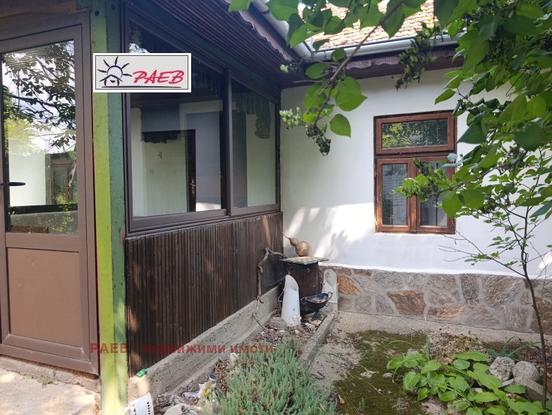 Продава КЪЩА, област Русе, с. Божичен • 79900 € / 156270.82 лв. • 41188220 1 — Holmes.bg Продава КЪЩА, област Русе, с. Божичен • 79900 € / 156270.82 лв. • 41188220 1
