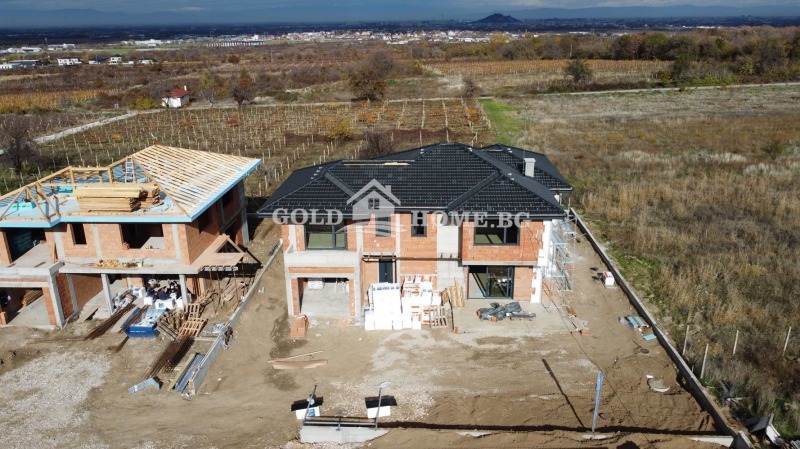 Продава КЪЩА, област Пловдив, с. Марково • 550000 € / 1075706.50 лв. • 10855976 1 — Holmes.bg Продава КЪЩА, област Пловдив, с. Марково • 550000 € / 1075706.50 лв. • 10855976 1