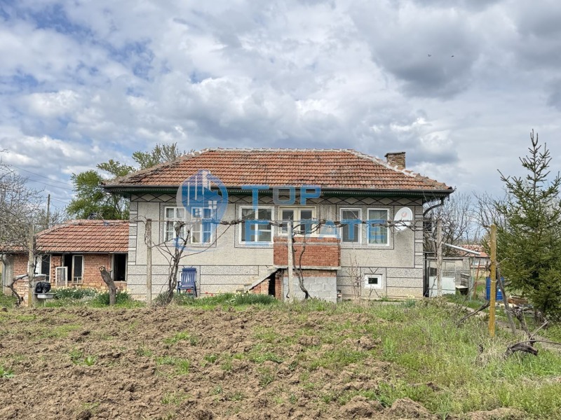 Продава КЪЩА, област Велико Търново, с. Янтра • 26500 € / 51829.49 лв. • 67180898 1 — Holmes.bg Продава КЪЩА, област Велико Търново, с. Янтра • 26500 € / 51829.49 лв. • 67180898 1