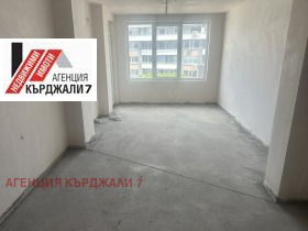 Продава 3-стаен, град Кърджали