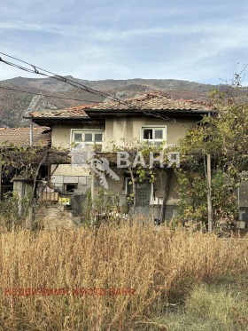 Продава къща област Пловдив гр. Карлово - [1] 