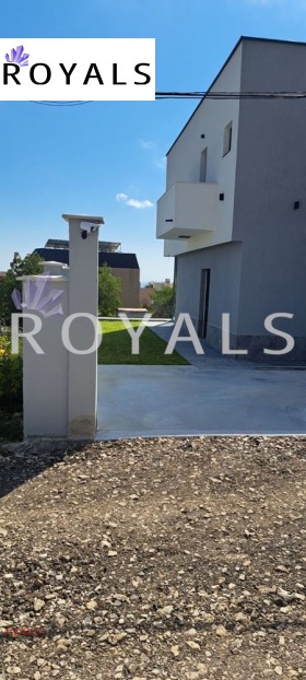 Обява Продава КЪЩА,град Варна, м-т Ален мак