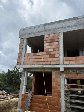 Обява Продава КЪЩА,град Варна, м-т Боровец - юг