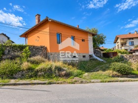 Продава Къща, гр. Дебелец