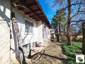 Продажба на имоти в с. Хотница, област Велико Търново - изображение 11 