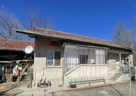 Продава Къща, с. Калипетрово