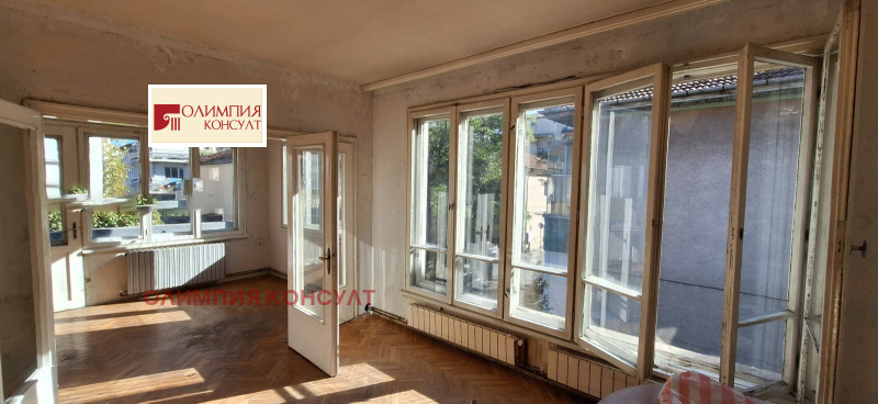 Продава  Етаж от къща, град Пловдив, Център •  215 000 EUR • ID 92552252 — holmes.bg - [1] 