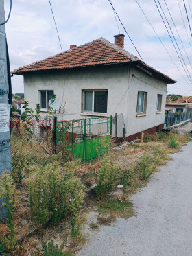 Продава Къща, с. Чирен