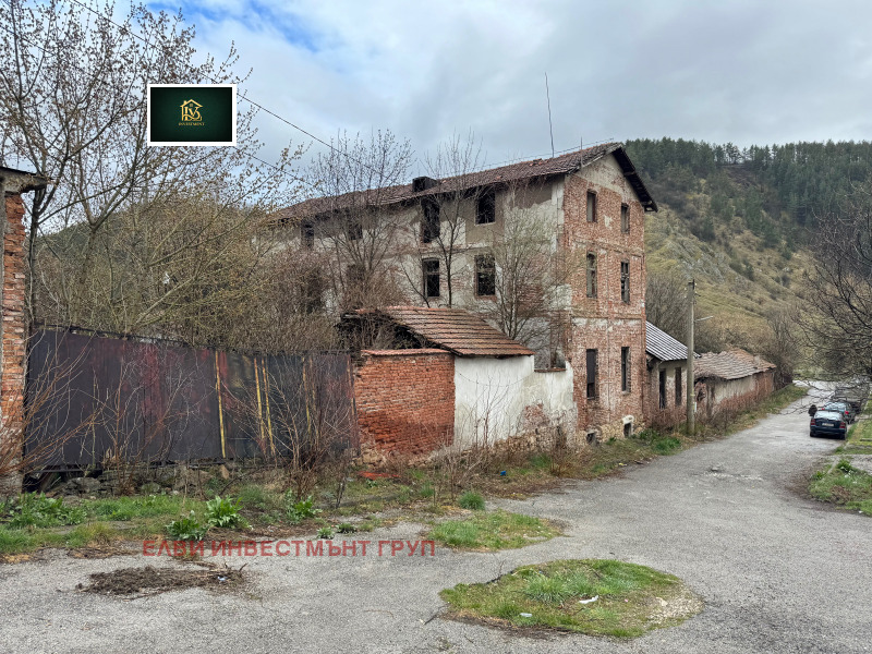 Продава ПАРЦЕЛ, област Перник, гр. Брезник • 70000 € / 136908.10 лв. • 53654922 1 — Holmes.bg Продава ПАРЦЕЛ, област Перник, гр. Брезник • 70000 € / 136908.10 лв. • 53654922 1