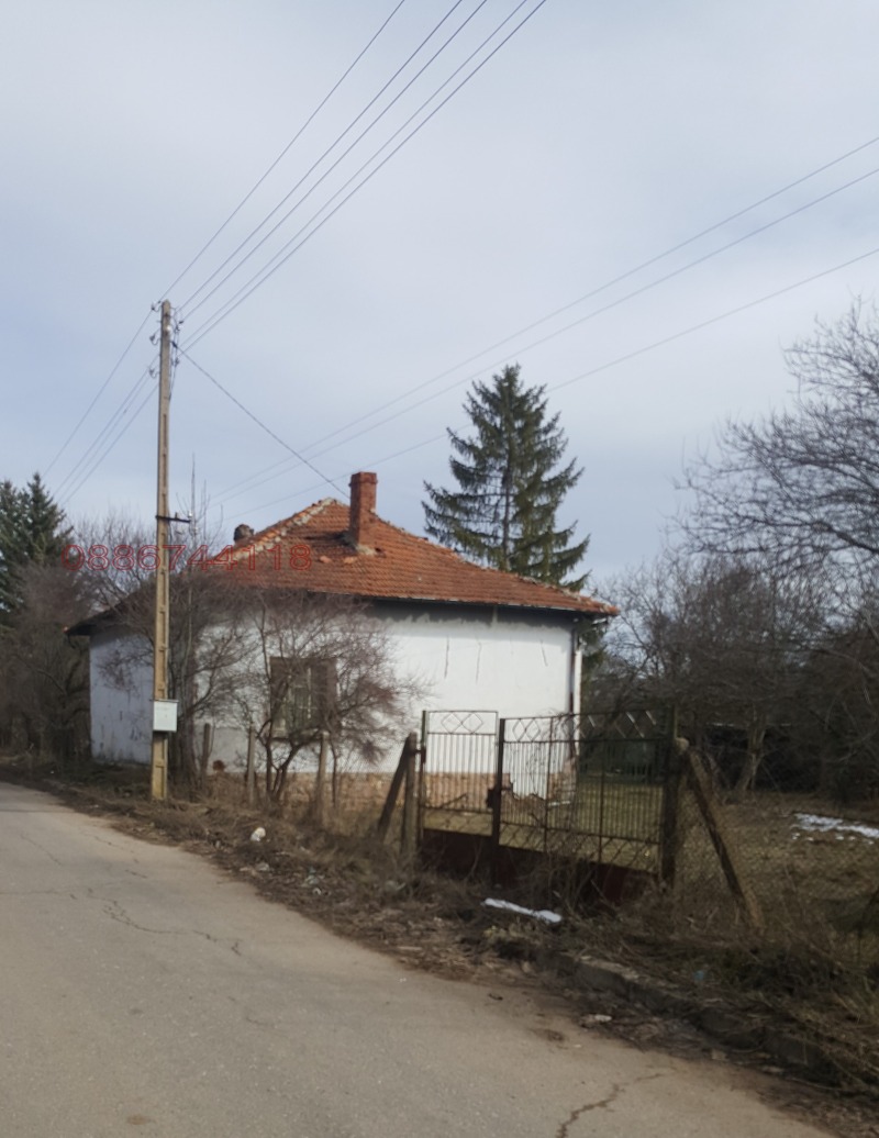 Продава КЪЩА, област София, с. Василовци • 49000 € / 95835.67 лв. • 68415015 1 — Holmes.bg Продава КЪЩА, област София, с. Василовци • 49000 € / 95835.67 лв. • 68415015 1