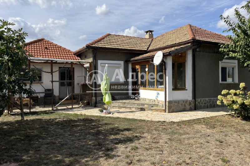 Продава  Къща, област Добрич, с. Змеево • 55 000 EUR • ID 50161425 — holmes.bg - [1] 