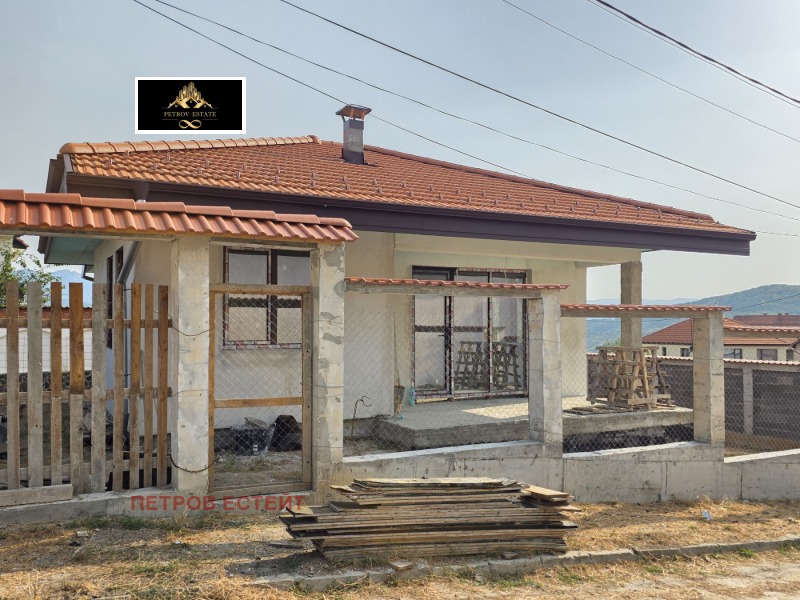 Продава КЪЩА, област Пазарджик, гр. Велинград • 133950 € • 53845193 1 — Holmes.bg Продава КЪЩА, област Пазарджик, гр. Велинград • 133950 € • 53845193 1