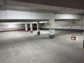 Обява Продава ПАРКОМЯСТО,град Пазарджик, Идеален център>